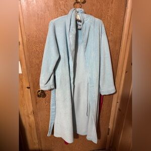 Anne Lewin NY polyester bath robe